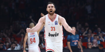 Olympiacos wint titel na overwinning op Panathinaikos in spannend duel