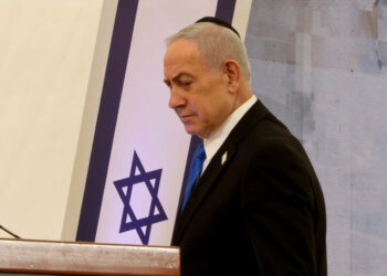 Netanyahu waarschuwt Iran en prijst vriendschap met Trump