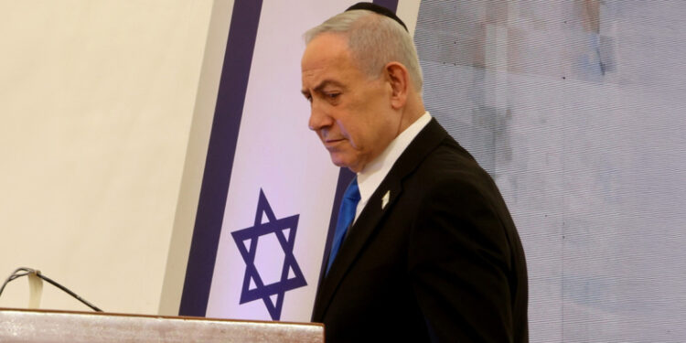 Netanyahu waarschuwt Iran en prijst vriendschap met Trump