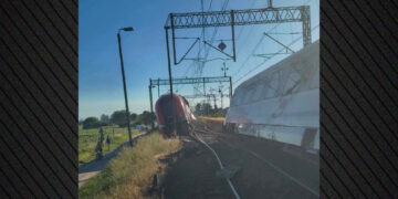 Passagierstrein botst met commerciële trein in Polen: twee gewonden