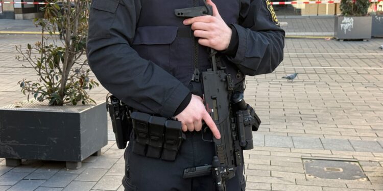 Alarm op luchthaven Hamburg: politieactie in volle gang.