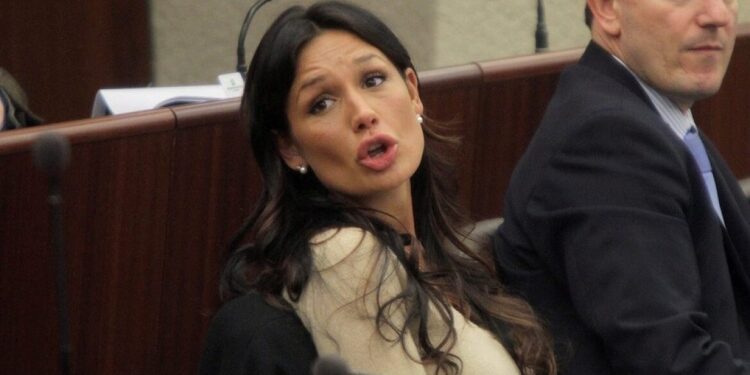 Italiaanse president verleent gratie aan Nicole Minetti, ‘bunga-bunga’-feesten onthuld