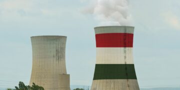 Hoge watertemperatuur in Donau dwingt kerncentrale Paks tot verlaging productie