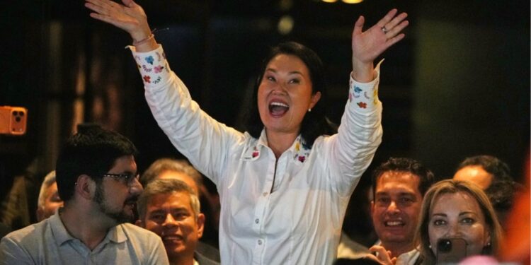 Keiko Fujimori wint na spannende verkiezingen en wordt president van Peru