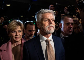 Tsjechische president wil dat Hof NAVO-top vertegenwoordigt.