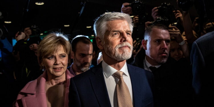 Tsjechische president wil dat Hof NAVO-top vertegenwoordigt.