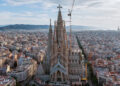 Historische ceremonie in de Sagrada Familia: live licht, muziek en pauselijke zegen