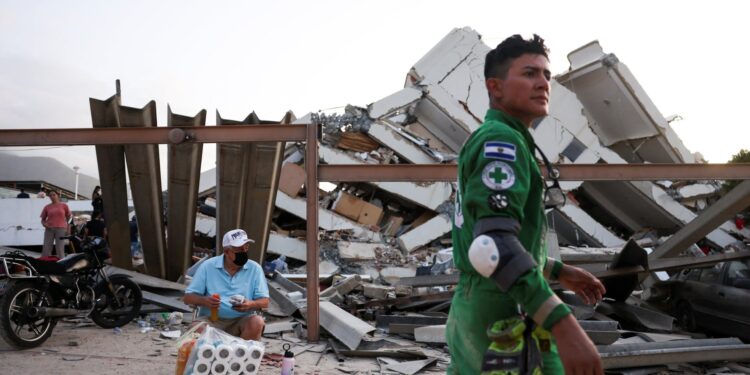 Race tegen de klok: wanhoop en woede na 920 doden in Venezuela