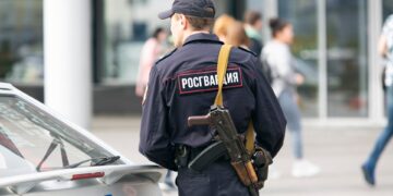 Man doodt vrouw met mes in Russisch winkelcentrum