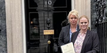 Oud-minister eist ontmoeting premier met Epstein-slachtoffers