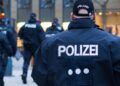 Gewapende man ontmoet kinderen na neerschieten politieagent in Dortmund