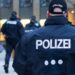 Gewapende man ontmoet kinderen na neerschieten politieagent in Dortmund