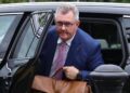 Voormalig DUP-leider Donaldson schuldig bevonden aan verkrachting en onzedelijk gedrag