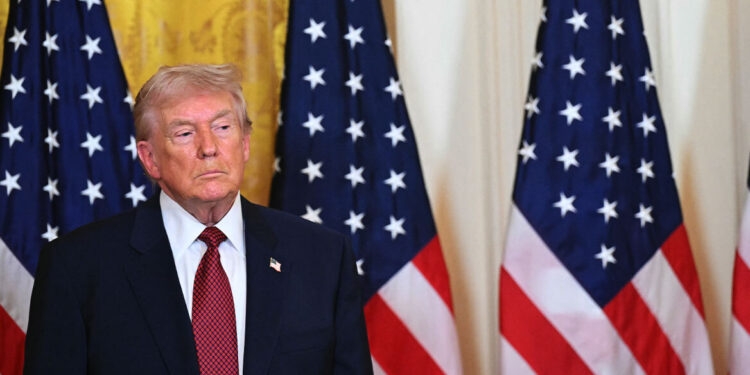 Trump weigert Iraanse tegoeden vrij te geven en eist transparantie over kernwapens.