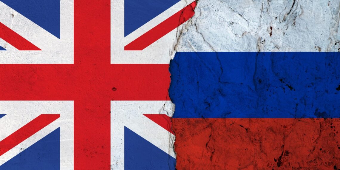 Russisch oorlogsschip vuurt waarschuwingsschoten af op Brits jacht in Kanaal