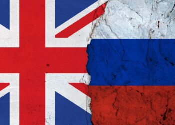 Russisch oorlogsschip vuurt waarschuwingsschoten af op Brits jacht in Kanaal