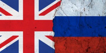 Russisch oorlogsschip vuurt waarschuwingsschoten af op Brits jacht in Kanaal