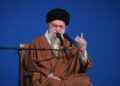 Ali Khamenei’s begrafenis in Teheran en Mashhad in juli