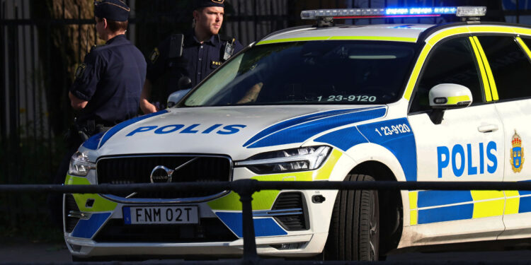 Man veroordeeld voor verraad aan meer dan 100 mannen: vier jaar cel