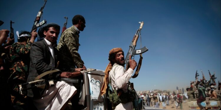 Arabische coalitie lanceert militaire aanval op Houthi’s