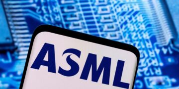 ASML: AI-explosie zorgt voor voorspellingsupgrade