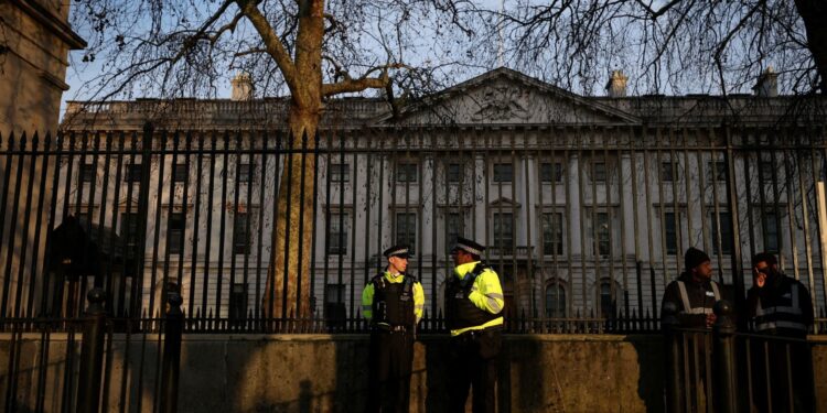 Britten vechten tegen reusachtige Chinese ambassade in Londen