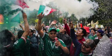 Mexico veroorzaakt aardbeving met kwalificatie voor achtste finales WK