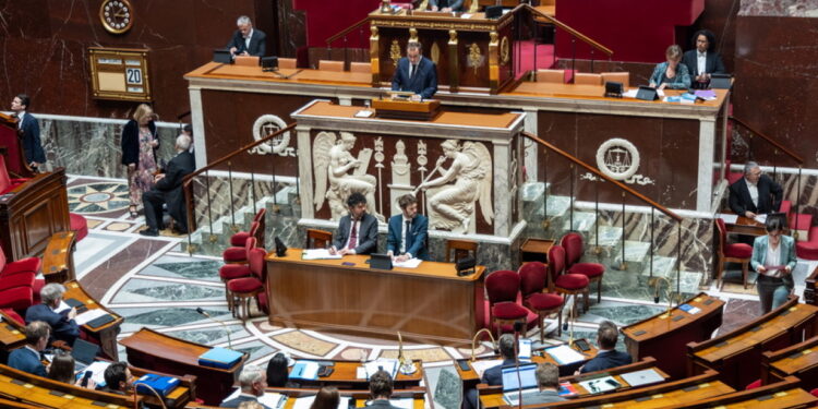 Strengere straffen voor serieverkrachters van minderjarigen onder 15 jaar in Frankrijk