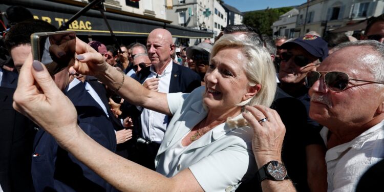 Le Pen wint tweede ronde presidentverkiezingen volgens opiniepeilingen