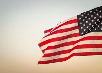 Melancholische verjaardag van een supermachtige natie