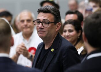 Andy Burnham wil Israël onder druk zetten