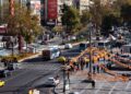 NAVO-top: Ankara’s bloemrijke show verbergt arme buurten met gigantische posters