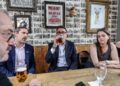 Belastingverlaging voor pubs aangekondigd door Britse premier Andy Burnham