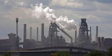 Nationalisatie van Britse staalindustrie ter bescherming nationaal belang.