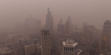 Historische branden in Canada verstikken Detroit en New York met giftige rook