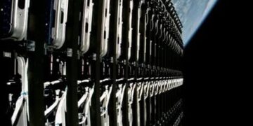 SpaceX breidt Starlink-cluster uit met 100.000 satellieten