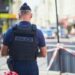 Heldhaftige politieagent stopt mesaanval in Parijs