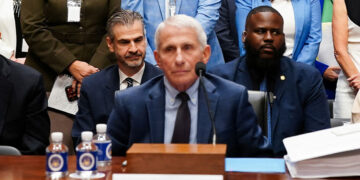 Fauci weigert pandemische vragen Republikeinen willen hem erin luizen