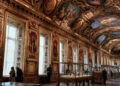 Nieuwe tentoonstelling zonder waardevolle voorwerpen in heropende zaal Louvre.