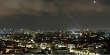 Amerika bombardeert havens in Iran, Teheran opent front tegen Koerden in Noord-Irak.