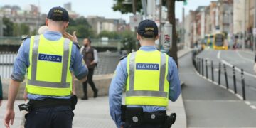 Twee gearresteerd na vondst autobom in Ierland