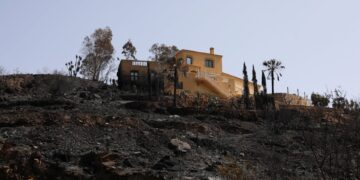 66.000 hectare verwoest door vuur in Almeria – Strijd om kuststeden te redden.