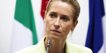 Kalas kondigt nieuwe sancties aan na dodelijke stakingen in Kiev