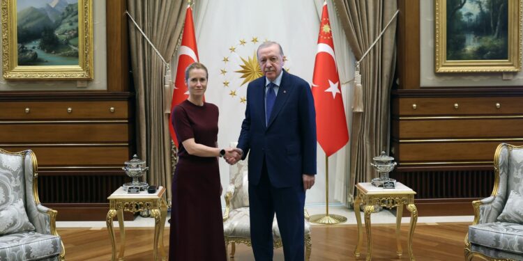Gezamenlijk communiqué: nieuwe impuls voor Euro-Turkse betrekkingen met Kalas en Fidan