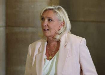 Le Pen gestraft met armband en verbod op kandidatuur voor 15 maanden