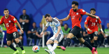 Egypte verslaat Argentinië met 1-0 in spannende wedstrijd.