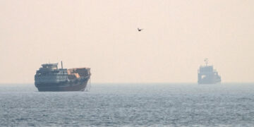 Iran neemt controle over Hormuz en valt Golfstaten aan na Amerikaanse bombardementen