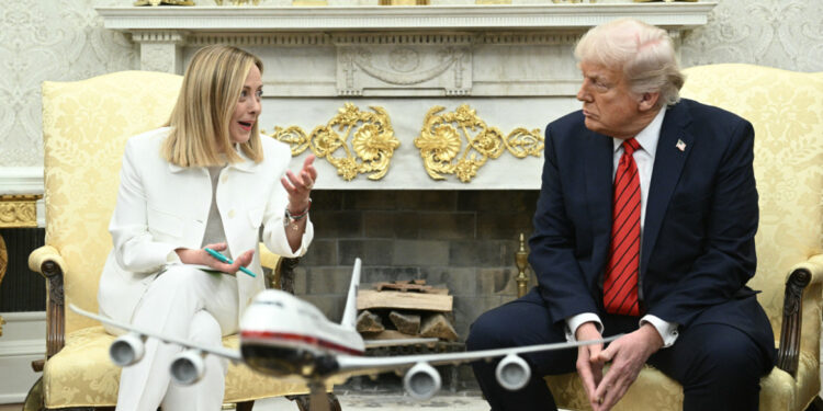 Trump prijst Meloni: goede man, echt waar