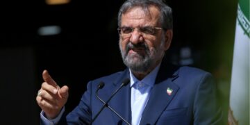 Ex-IRGC-commandant beweert dat de VS op sterven na dood zijn