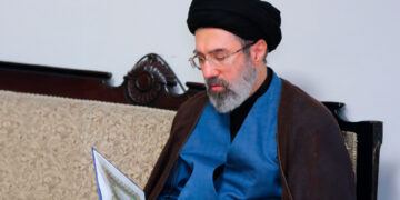 Mysterie rond Mojtaba Khamenei: “Hij is niet in Iran”, volgens Israëlische bron